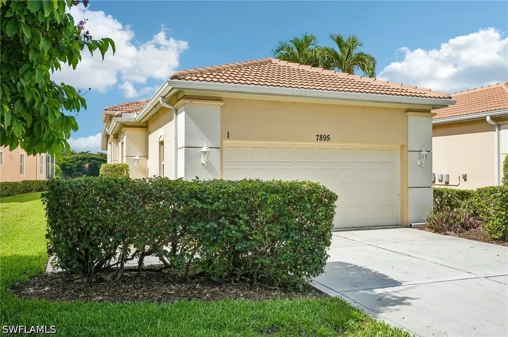 7895 Sanctuary Circle Naples FL 34104