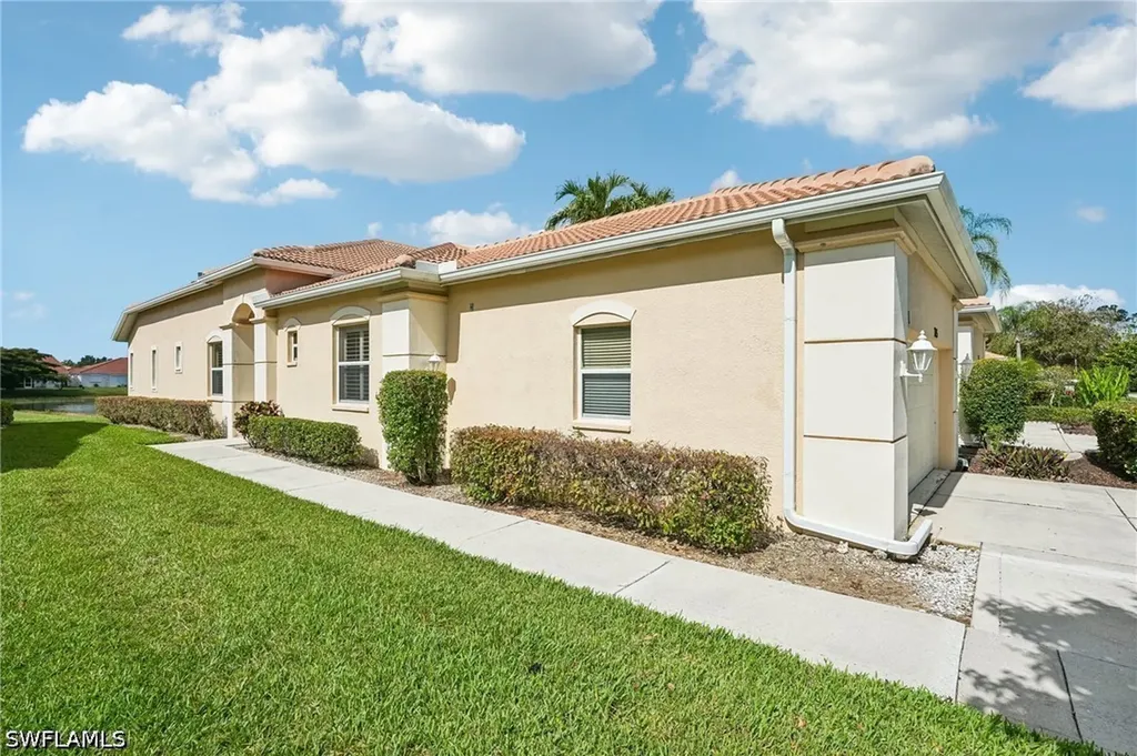7895 Sanctuary Circle Naples FL 34104