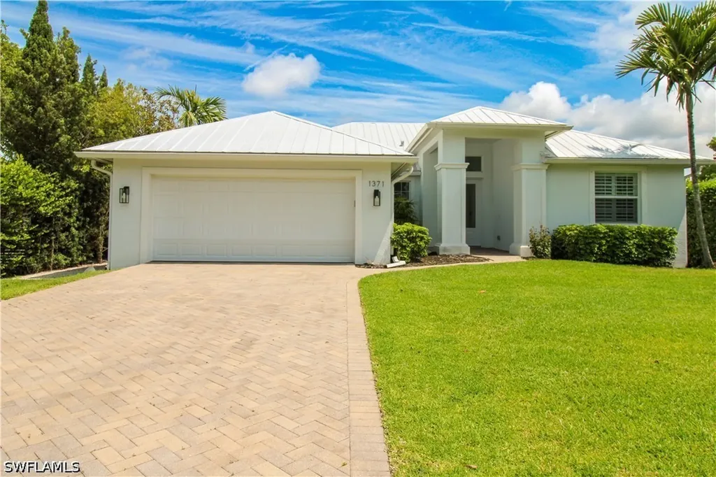 1371 Michigan Avenue Naples FL 34103