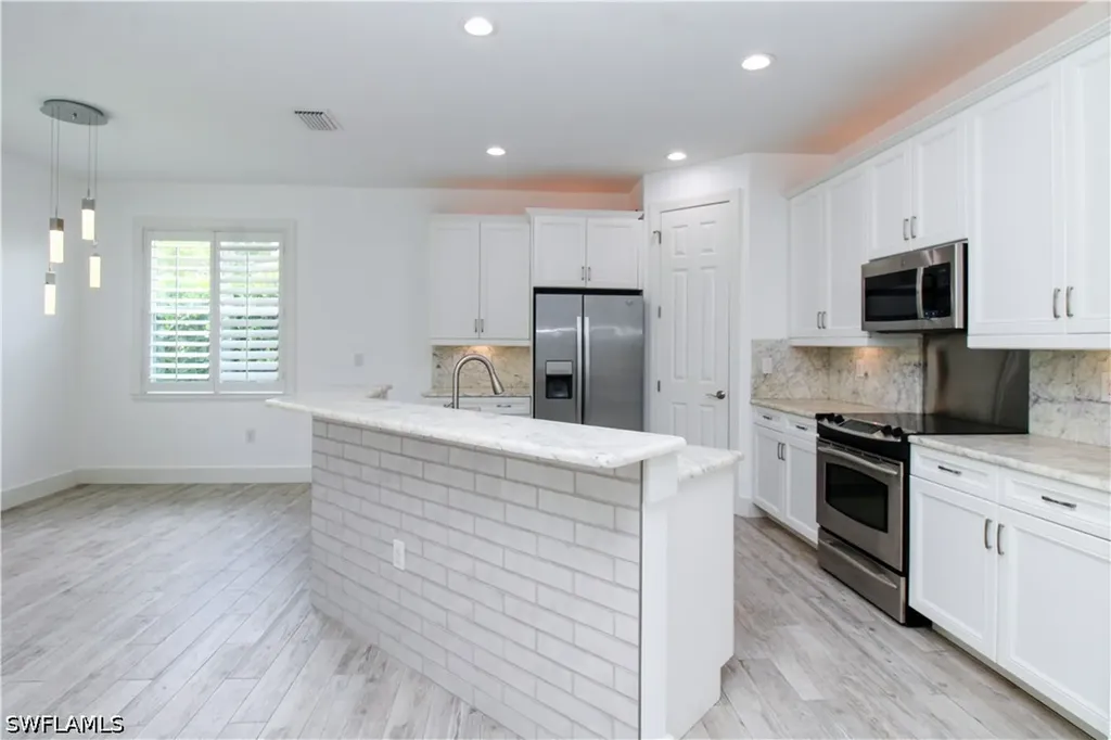 1371 Michigan Avenue Naples FL 34103