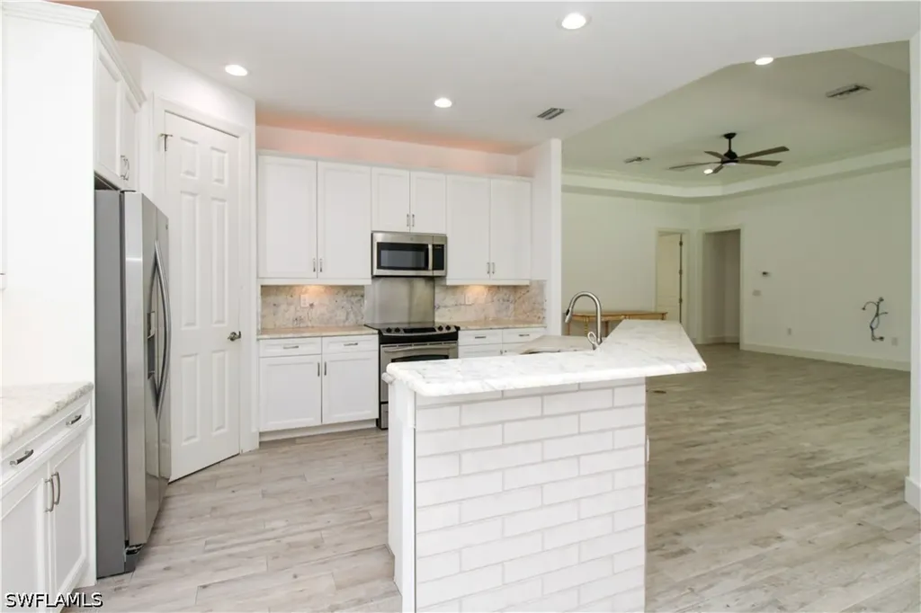 1371 Michigan Avenue Naples FL 34103