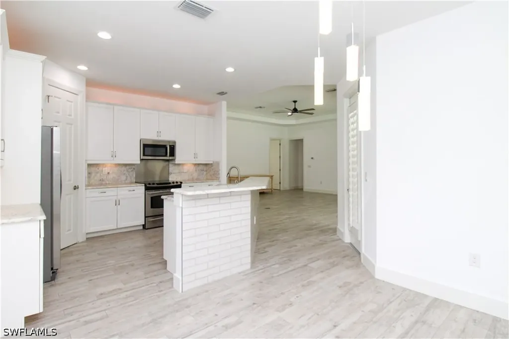1371 Michigan Avenue Naples FL 34103