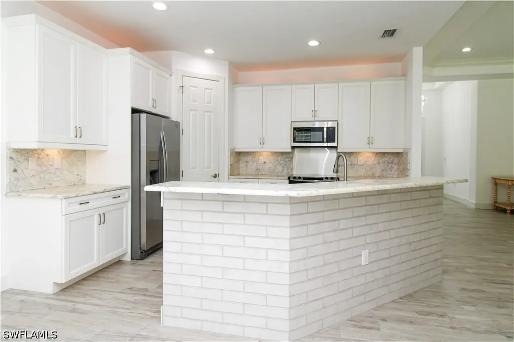 1371 Michigan Avenue Naples FL 34103