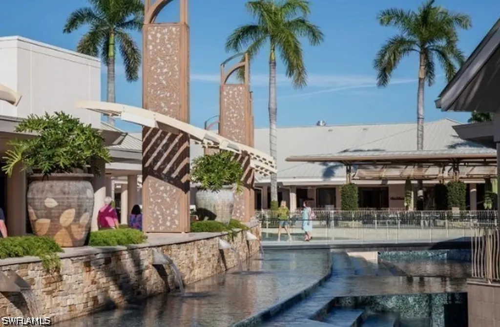 1371 Michigan Avenue Naples FL 34103