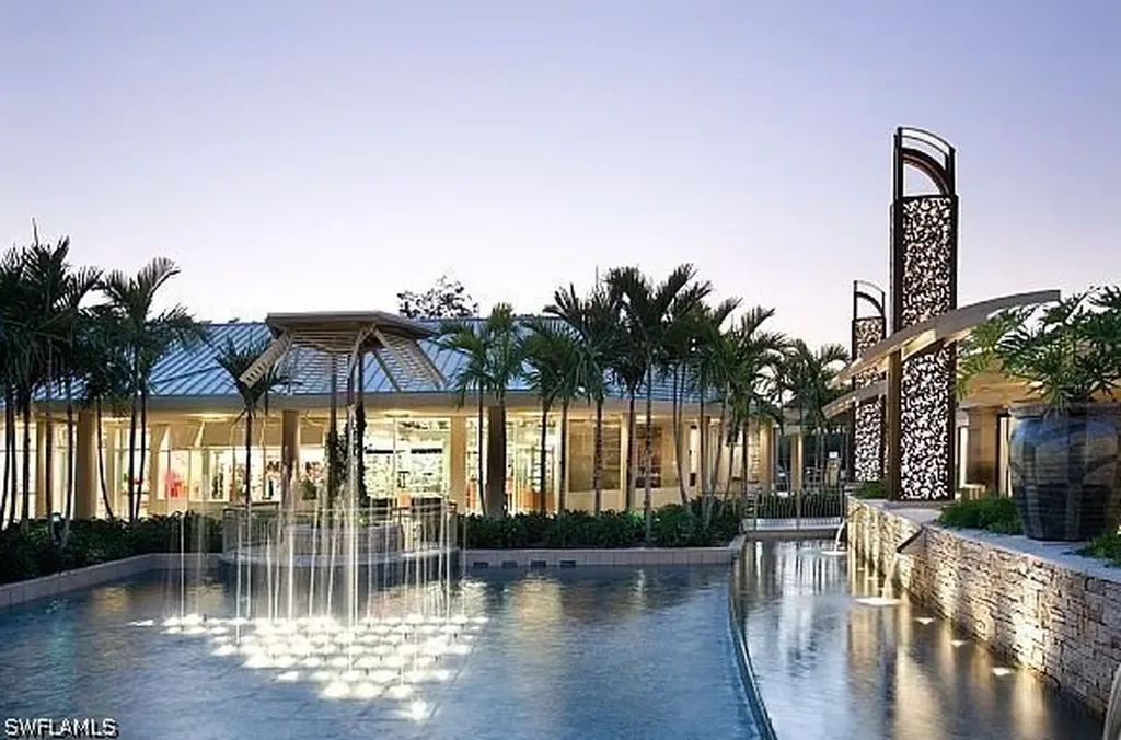 1371 Michigan Avenue Naples FL 34103
