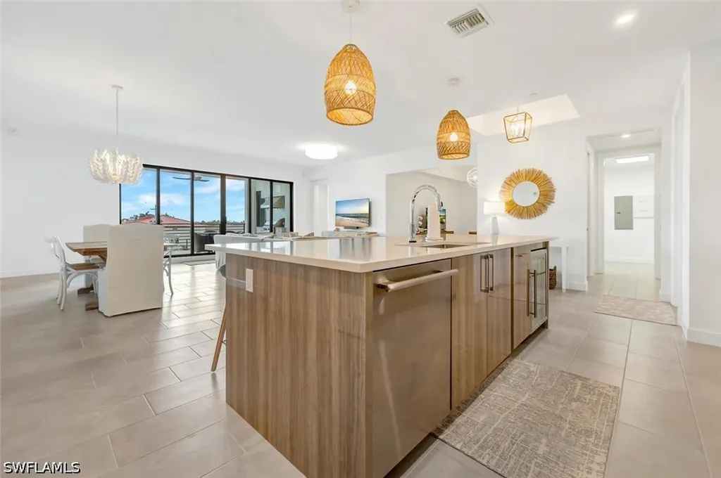 1125 Central Avenue Naples FL 34102