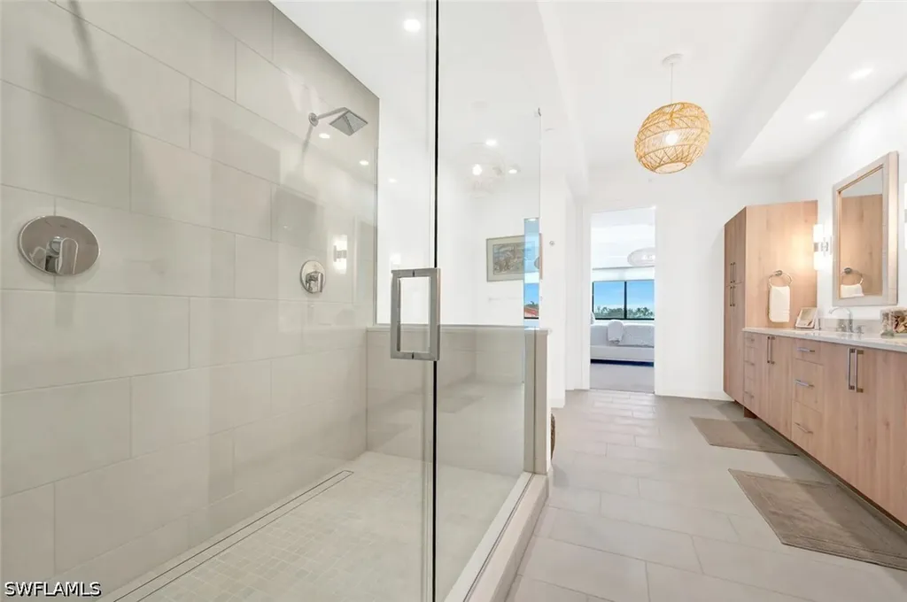 1125 Central Avenue Naples FL 34102