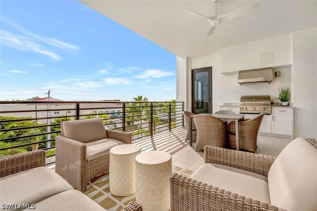 1125 Central Avenue Naples FL 34102