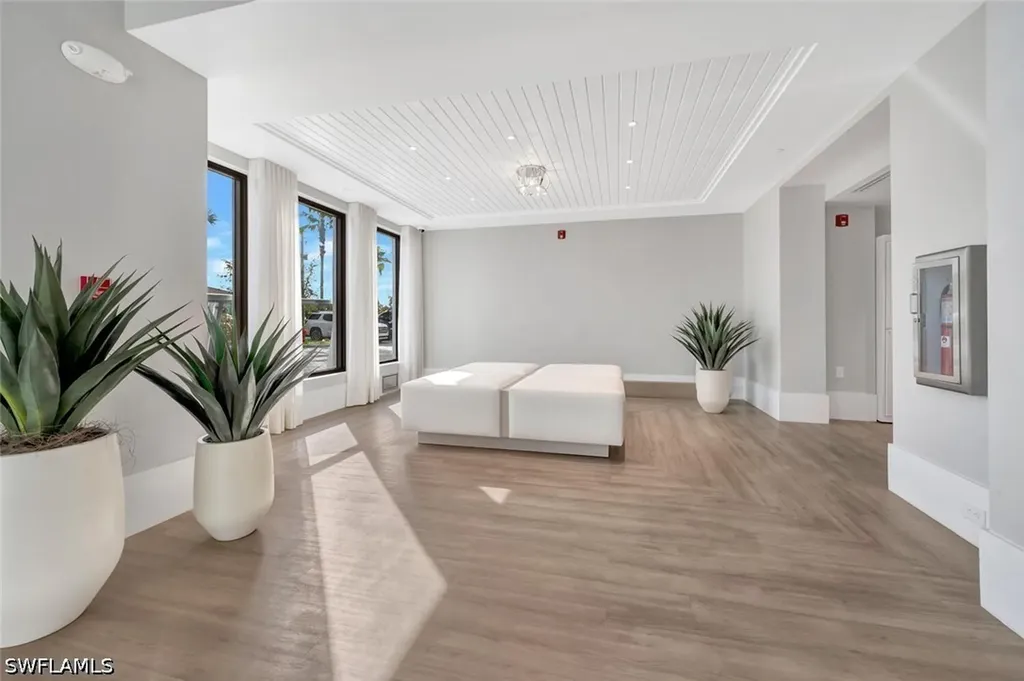 1125 Central Avenue Naples FL 34102