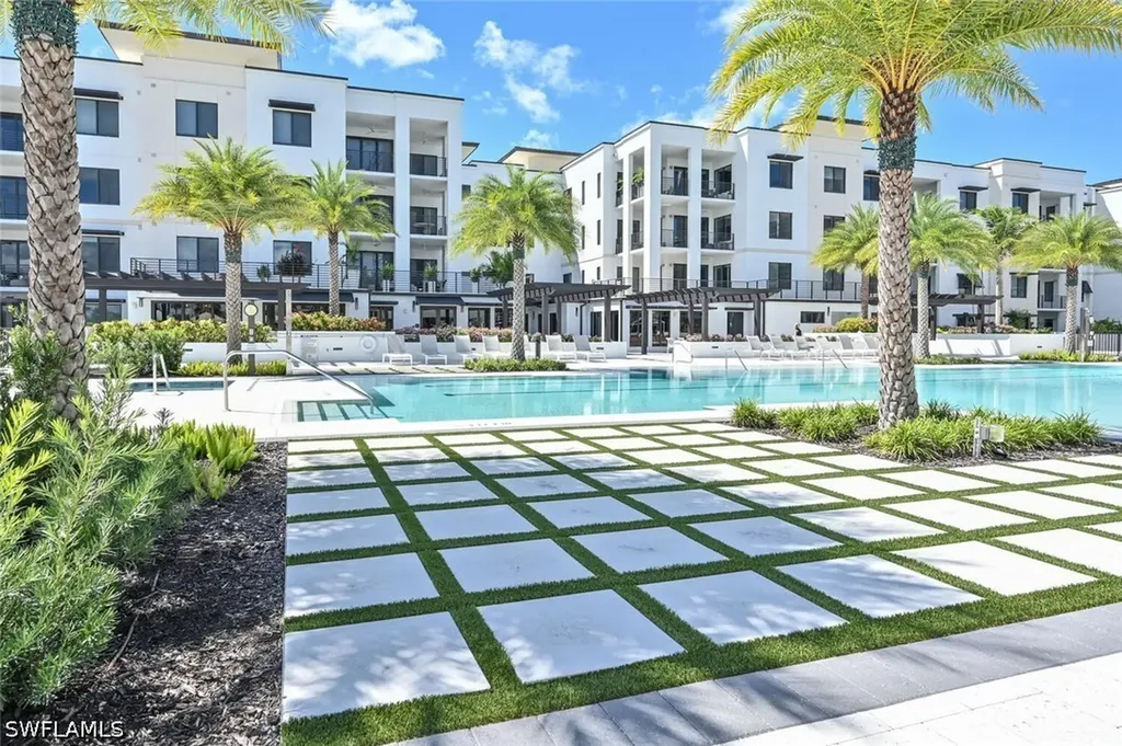 1125 Central Avenue Naples FL 34102
