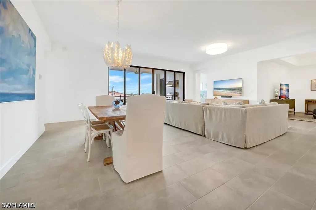 1125 Central Avenue Naples FL 34102