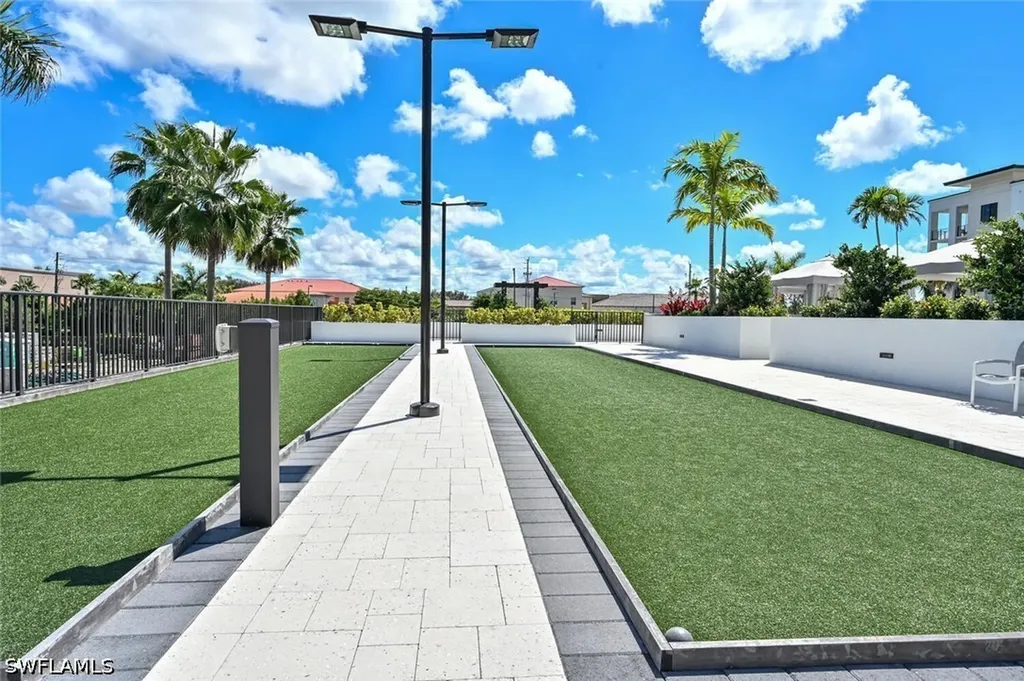 1125 Central Avenue Naples FL 34102