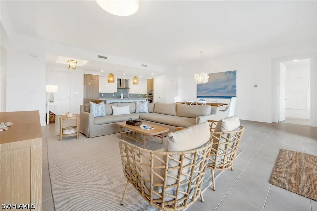 1125 Central Avenue Naples FL 34102