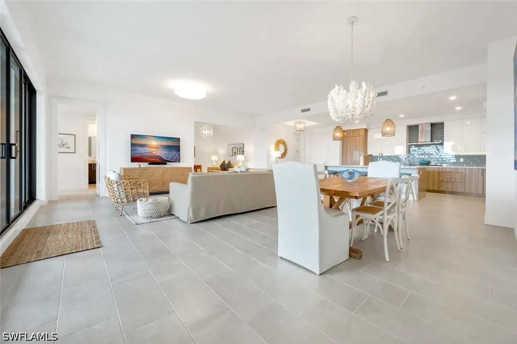 1125 Central Avenue Naples FL 34102