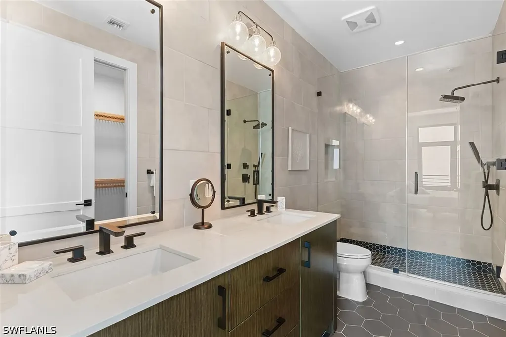 850 Central Avenue Naples FL 34102
