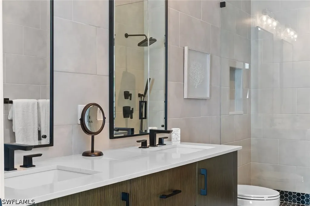 850 Central Avenue Naples FL 34102