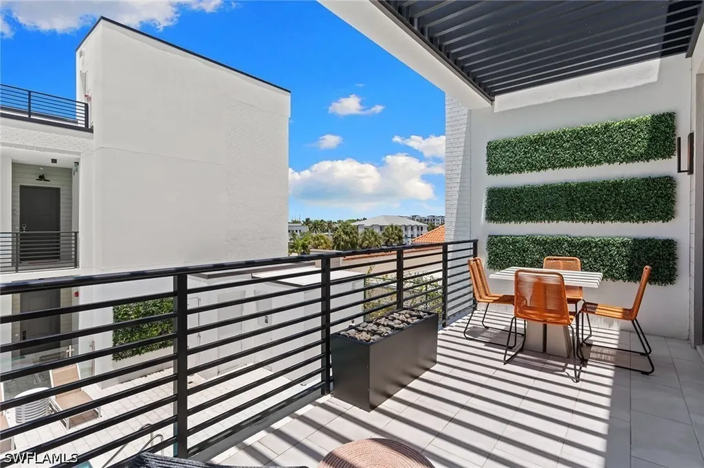 850 Central Avenue Naples FL 34102