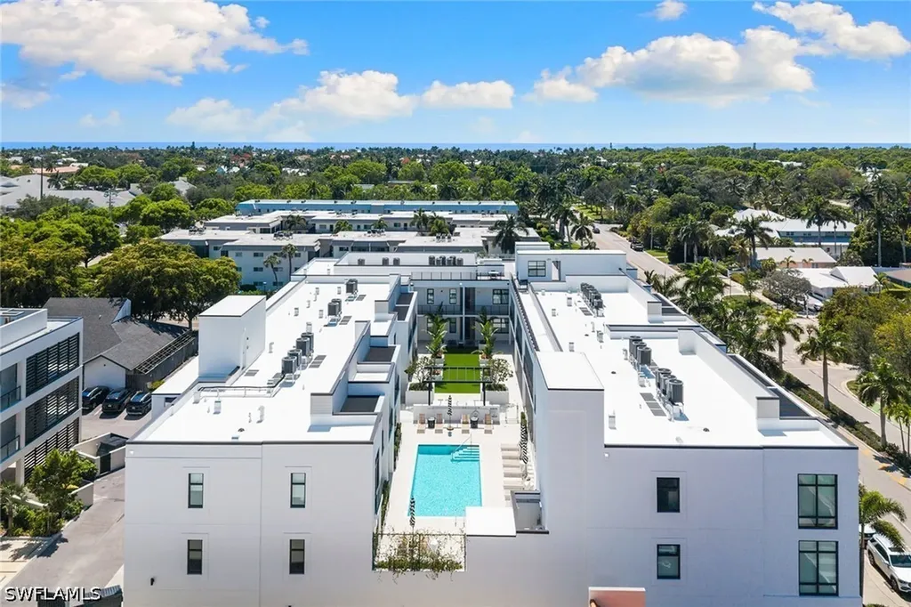 850 Central Avenue Naples FL 34102