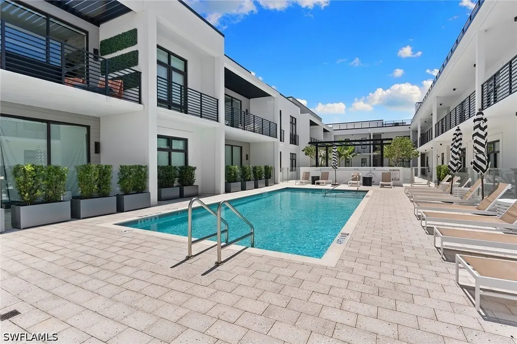850 Central Avenue Naples FL 34102
