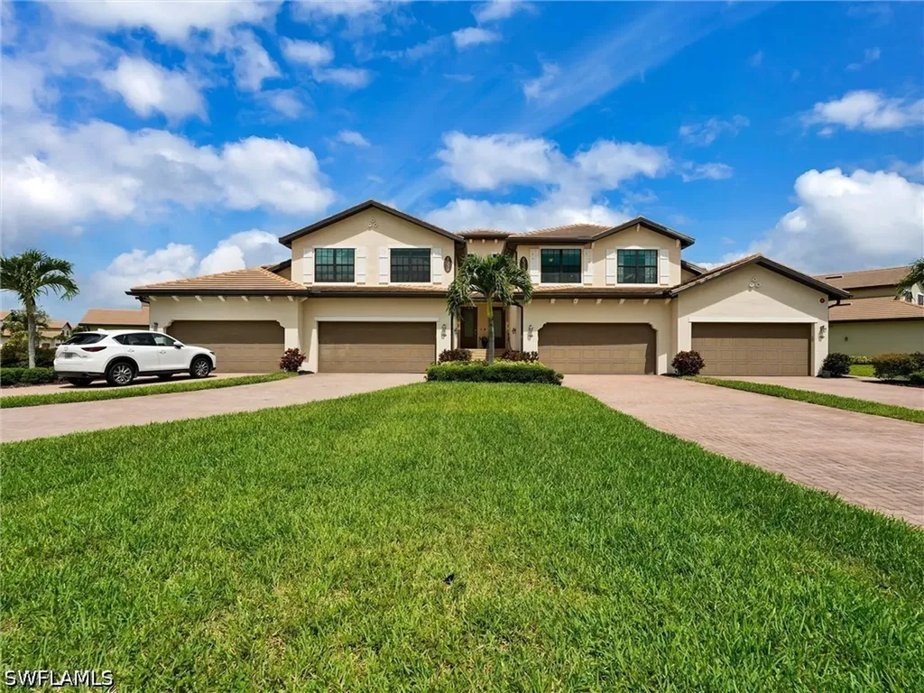 Naples FL, 2359 Montserrat Lane, Unit 202