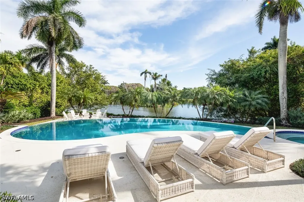 2595 Half Moon Walk Naples FL 34102