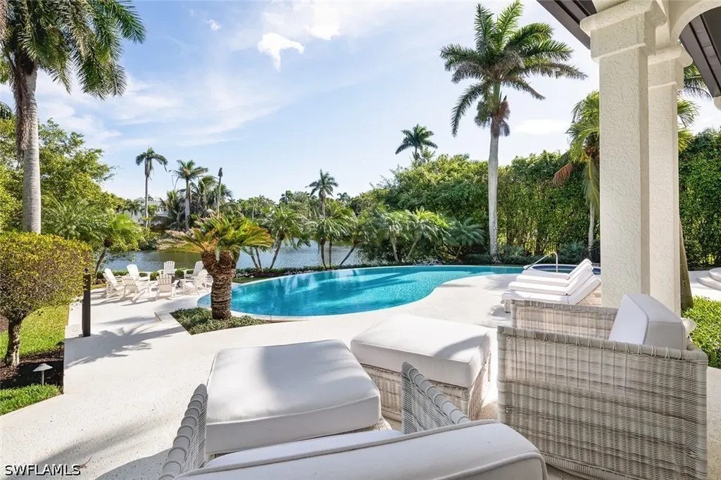 2595 Half Moon Walk Naples FL 34102