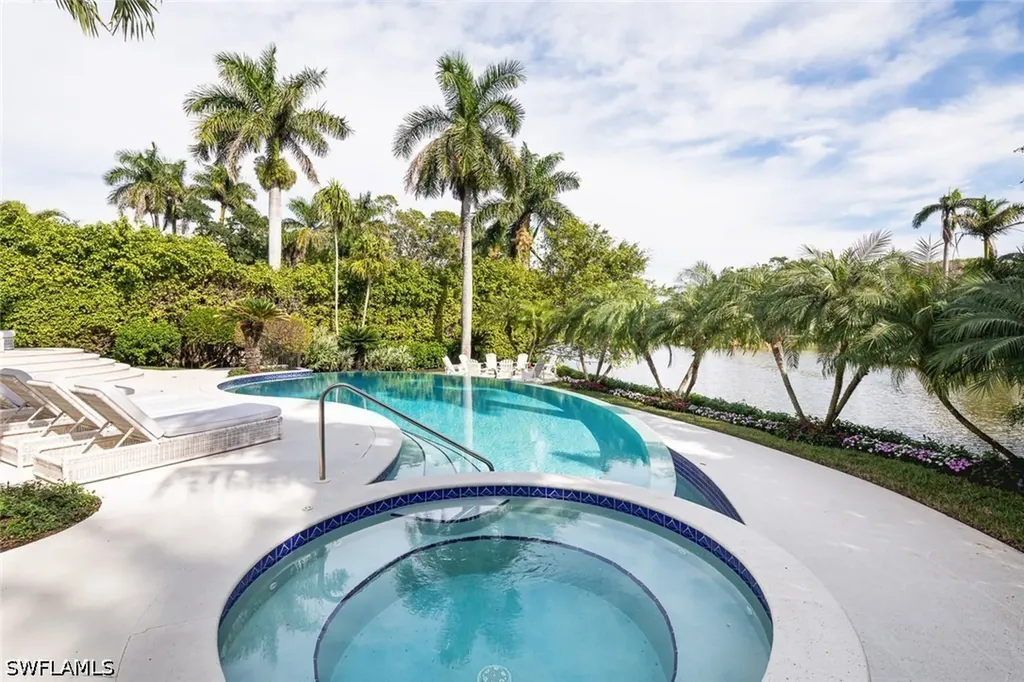 2595 Half Moon Walk Naples FL 34102