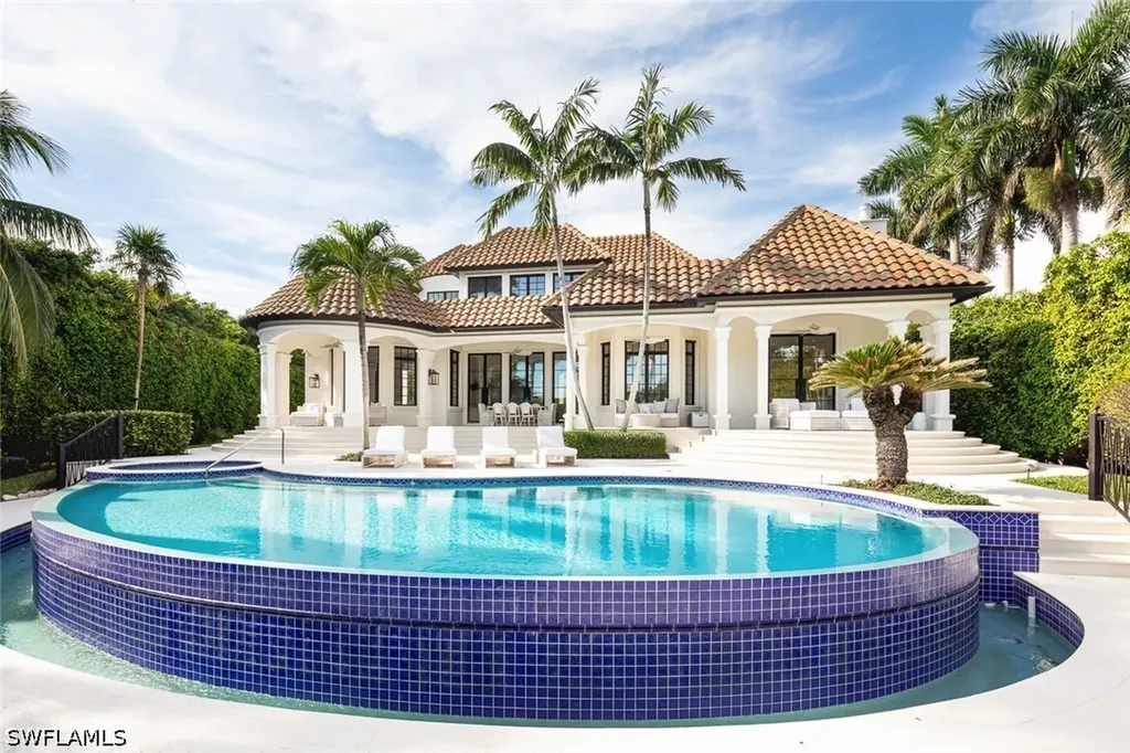 2595 Half Moon Walk Naples FL 34102