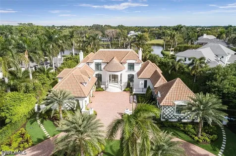 2595 Half Moon Walk Naples FL 34102