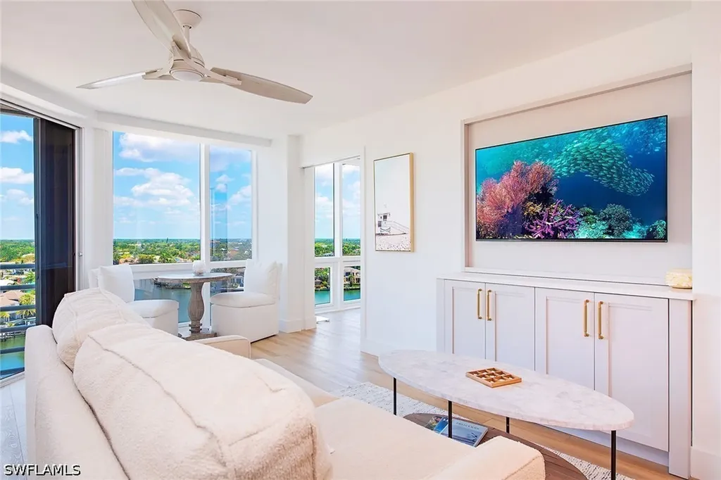 Naples FL, 4751 Gulf Shore Boulevard N, Unit 1204