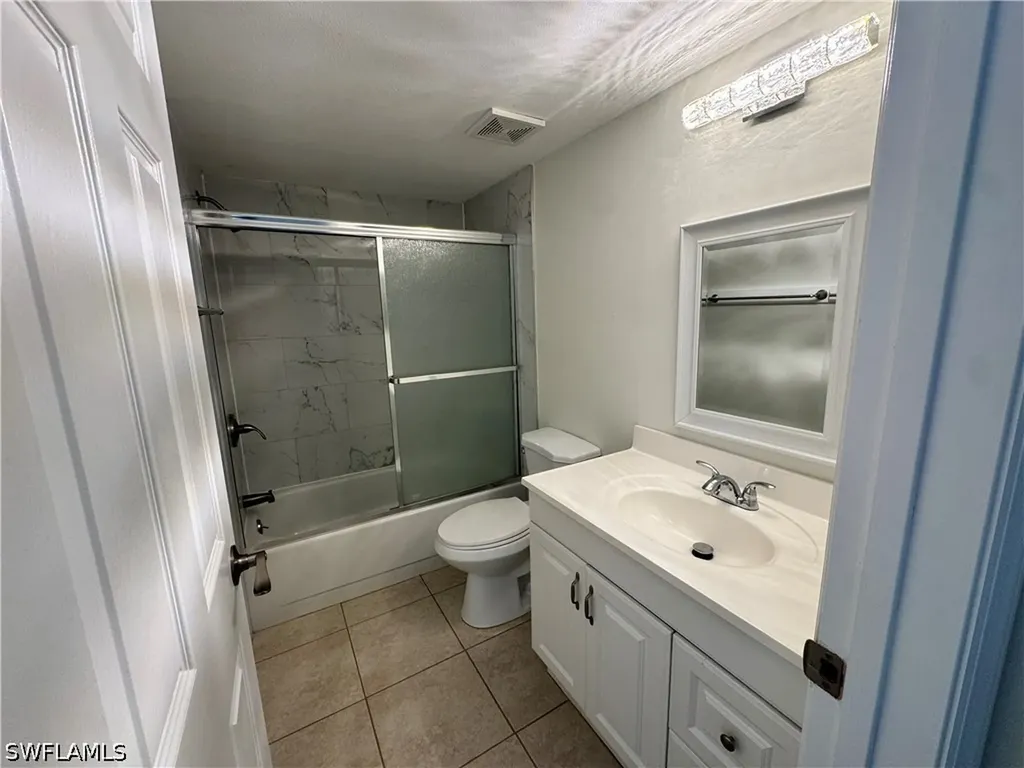5667 Rattlesnake Hamm Road N Naples FL 34113
