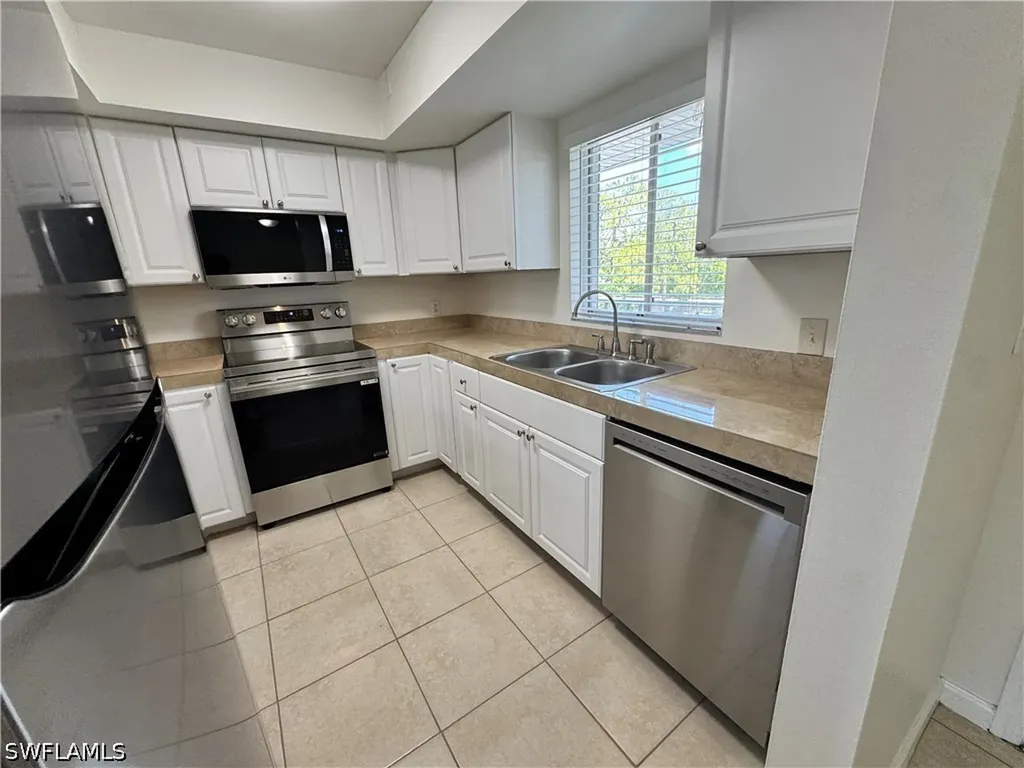5667 Rattlesnake Hamm Road N Naples FL 34113