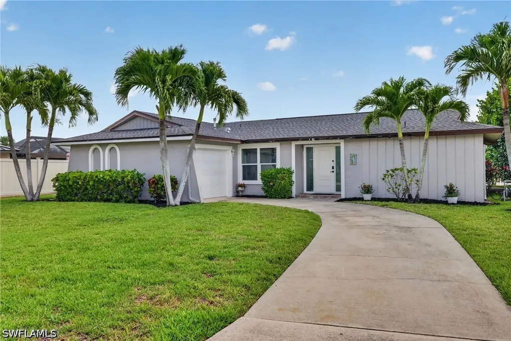 3813 SE 12th Place Cape Coral FL 33904