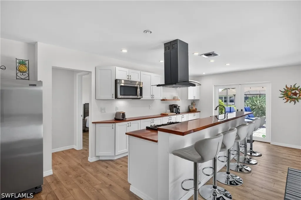 3813 SE 12th Place Cape Coral FL 33904