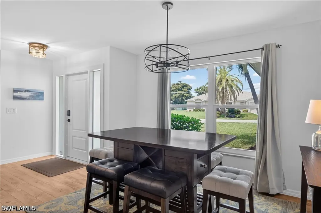 3813 SE 12th Place Cape Coral FL 33904