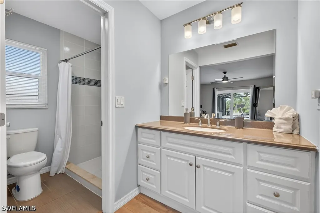 3813 SE 12th Place Cape Coral FL 33904