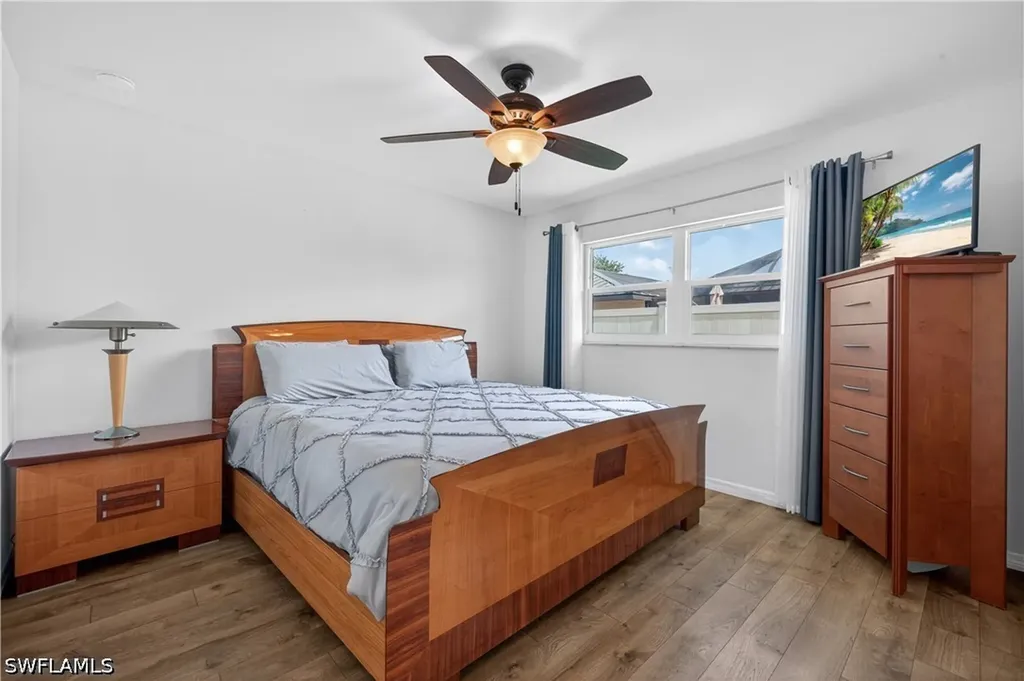 3813 SE 12th Place Cape Coral FL 33904