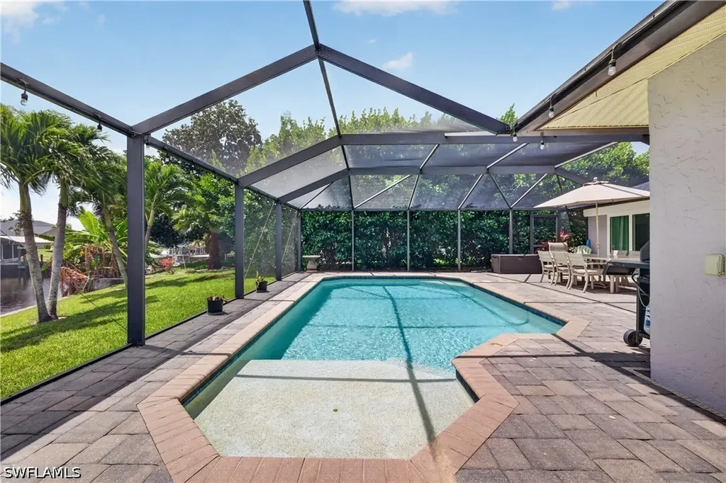 3813 SE 12th Place Cape Coral FL 33904