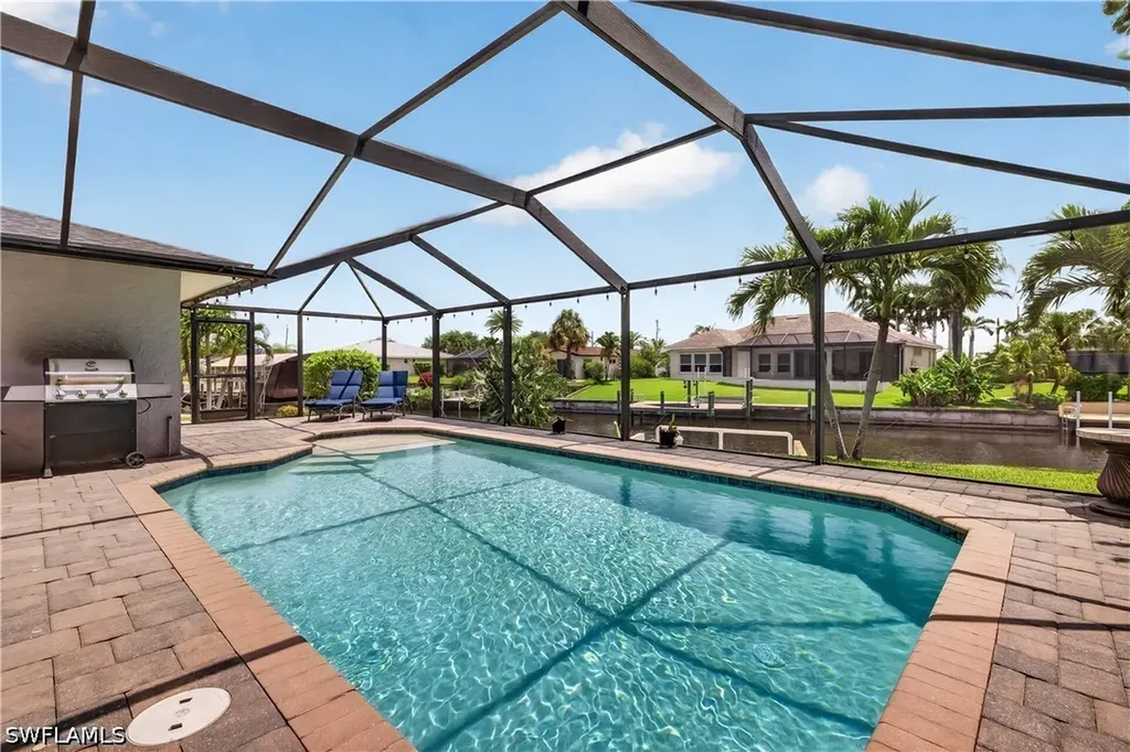 3813 SE 12th Place Cape Coral FL 33904