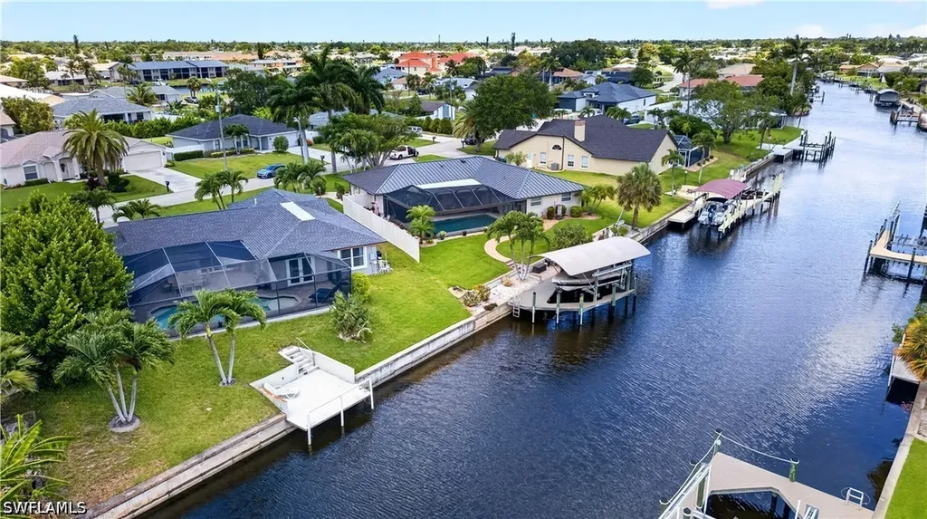 3813 SE 12th Place Cape Coral FL 33904