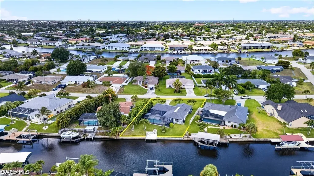 3813 SE 12th Place Cape Coral FL 33904