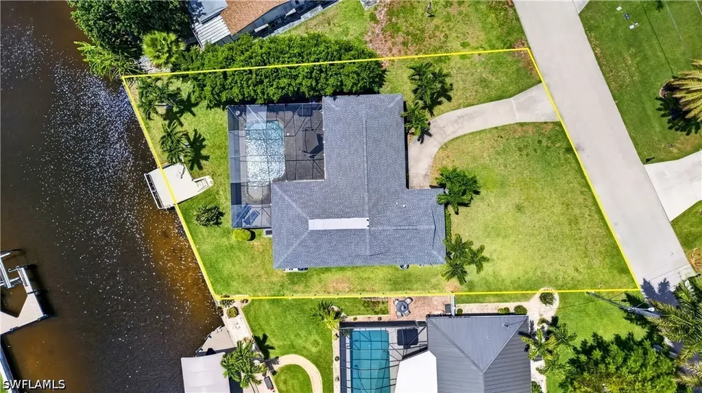 3813 SE 12th Place Cape Coral FL 33904
