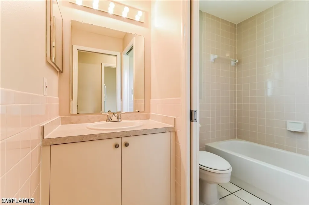 306 NE 17th Place Cape Coral FL 33909