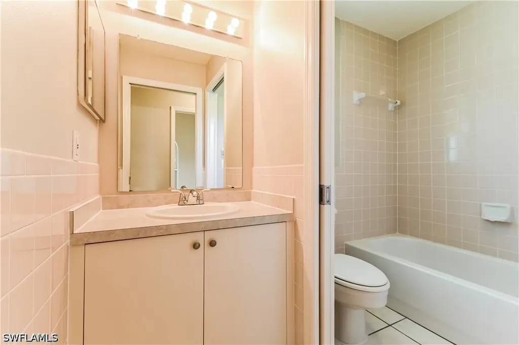306 NE 17th Place Cape Coral FL 33909