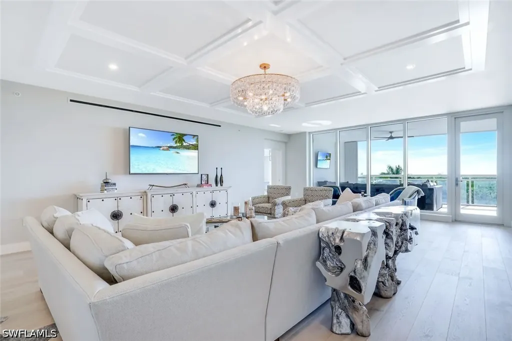 13915 Old Coast Road Naples FL 34110