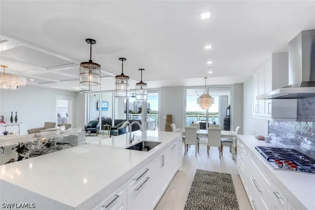 13915 Old Coast Road Naples FL 34110