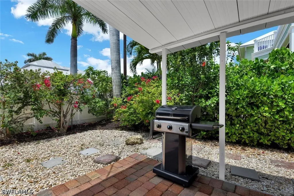 1155 6th Street S Naples FL 34102