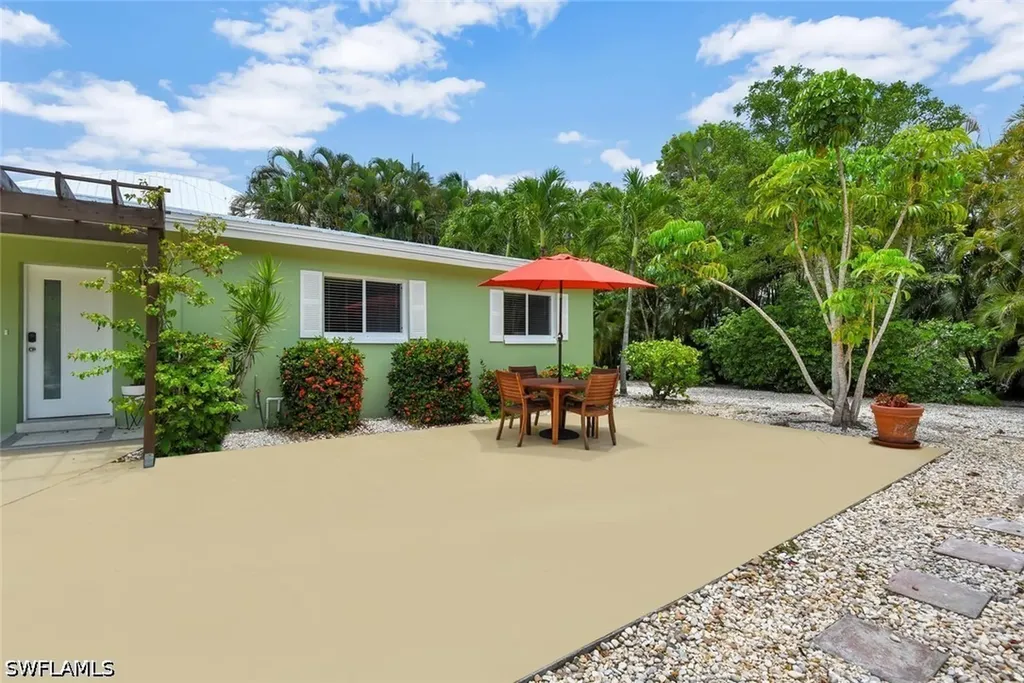 1155 6th Street S Naples FL 34102