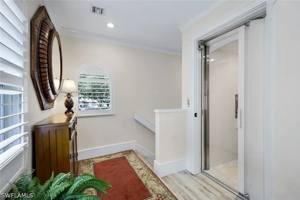 526 Lake Louise Circle Naples FL 34110