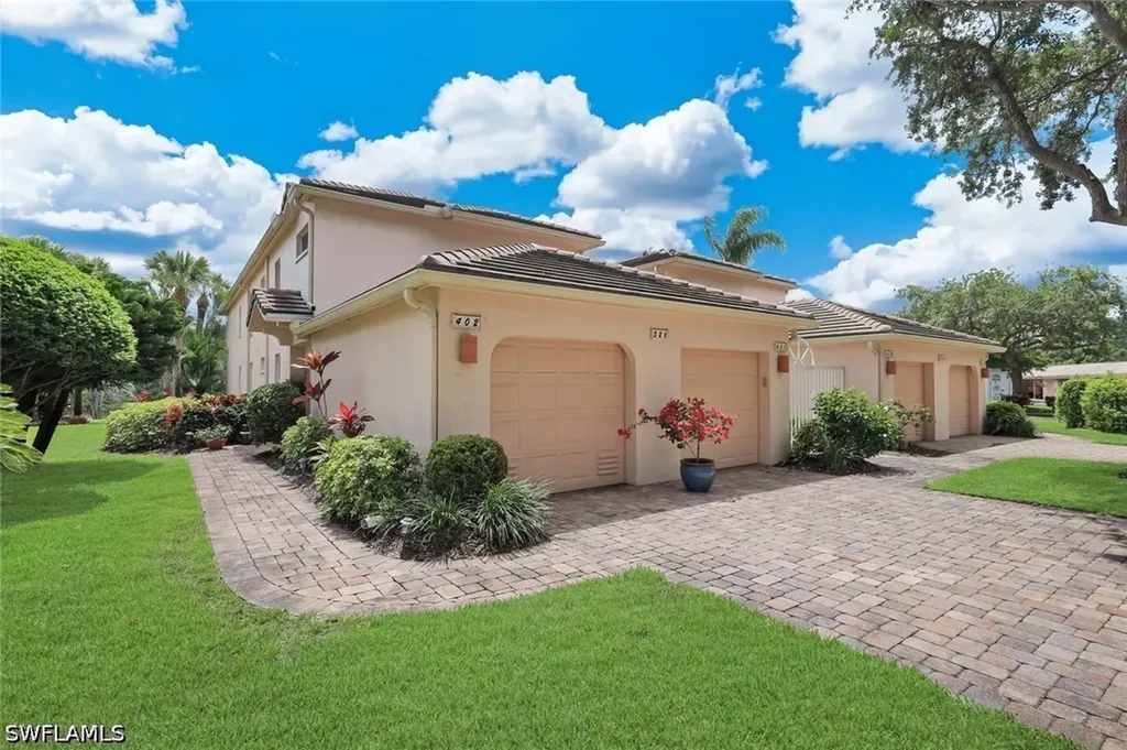 526 Lake Louise Circle Naples FL 34110